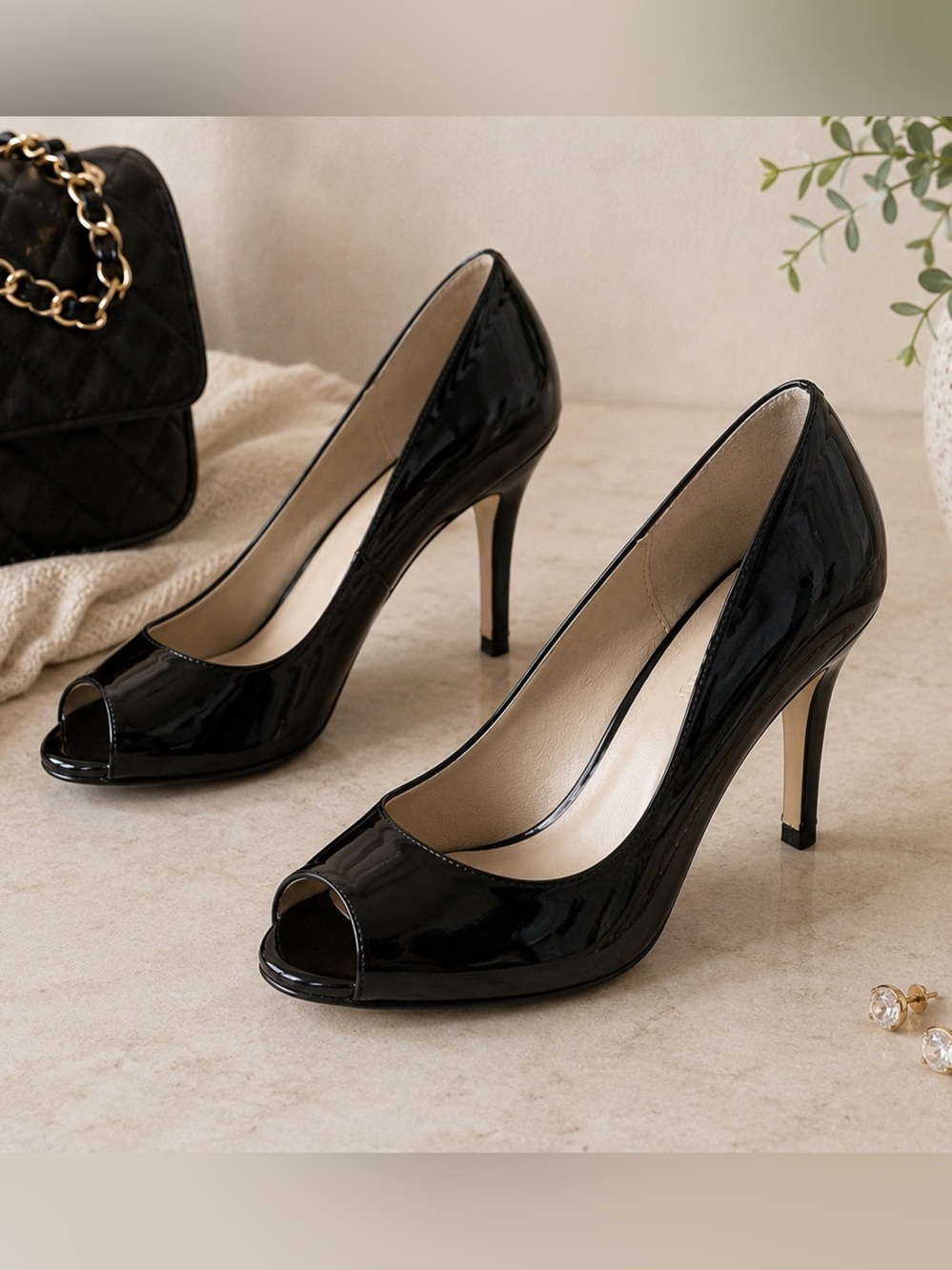 Le Château Black Patent Peep Toe Heels Size 8M Classic Stiletto Pumps